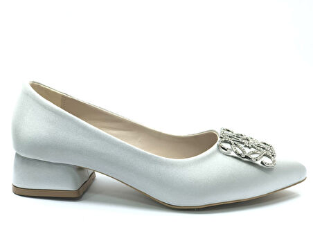 Feles Taş Toka Detaylı Kadın Klasik Ayakkabı