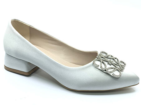 Feles Taş Toka Detaylı Kadın Klasik Ayakkabı