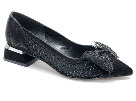 Feles Dantel Kurdela Toka Detaylı Kadın Klasik Ayakkabı