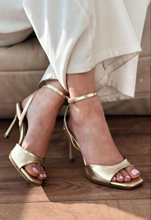 Feles Bilekten Bağlamalı Tek Bant Kadın Topuklu Ayakkabı