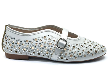 Feles Delik Taş Detaylı Kadın Babet Ayakkabı