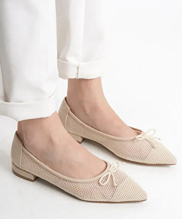 Feles Dantel Fiyonk Detaylı Sivri Burun Kadın Babet Ayakkabı