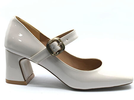 Feles Baretli Detaylı Küt Burun Topuklu Kadın Ayakkabı