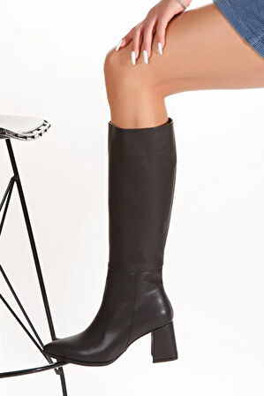 Feles Sivri Burun Fermuarsız Kadın Çizme