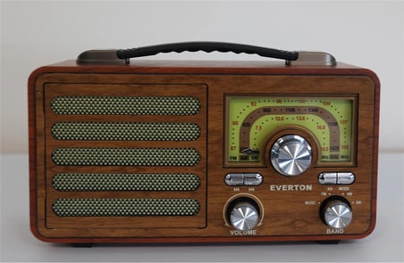 Everton Rt-755 Bluetooth Fm-Usb-Tf-Aux Şarjlı Nostaljik Radyo (KDO)