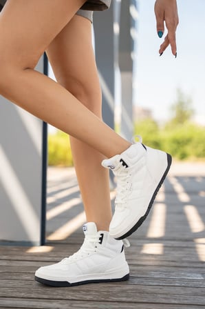 Kadın Bağcıklı Yüksek Bilekli Sneaker