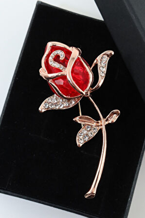 Kırmızı gül broş. Taşlı tasarım gül broş. Yaka iğnesi gül broş. Kadın broş. Broş. Gül broş.
