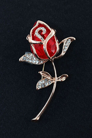Kırmızı gül broş. Taşlı tasarım gül broş. Yaka iğnesi gül broş. Kadın broş. Broş. Gül broş.