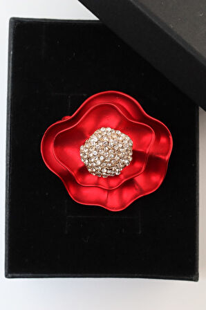 Kırmızı gül broş. Taşlı tasarım kırmızı gül broş. Yaka iğnesi gül broş. Kadın broş. Broş. Gül broş.