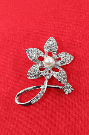 Gümüş renkli incili yasemin çiçeği broş. Taşlı tasarım broş. Yaka iğnesi broş. Yasemin çiçeği broş