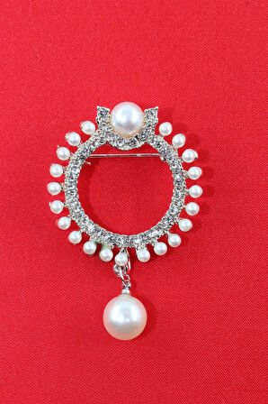 Gümüş renk sallantılı inci broş. Taşlı tasarım inci broş. Yaka iğnesi broş. İnci broş, incili broş
