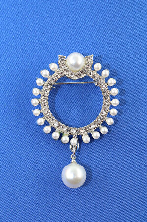 Gümüş renk sallantılı inci broş. Taşlı tasarım inci broş. Yaka iğnesi broş. İnci broş, incili broş