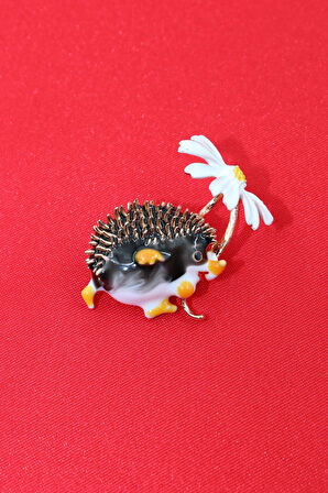 Papatyalı sevimli kirpi broş. Yaka iğnesi kirpi broş. Kirpi broş. Papatya broş. Broş.  Kadın broş.