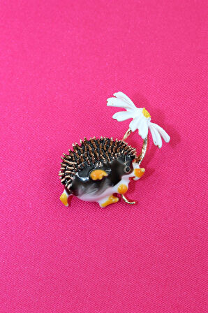 Papatyalı sevimli kirpi broş. Yaka iğnesi kirpi broş. Kirpi broş. Papatya broş. Broş.  Kadın broş.