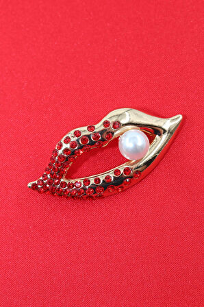 İncili gold lips broş. Yaka iğnesi dudaklı broş. Taşlı tasarım dudak broş. Kadın broş. Dudak broş.