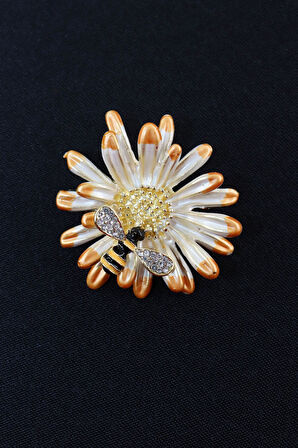 Arılı papatya broş. Yaka iğnesi papatya broş. Taşlı arılı broş. Kadın broş. Arı broş. Papatya broş.