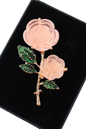 Pembe gül broş. Yaka iğnesi pembe güllü broş. Tasarım pembe gül broş. Kadın broş. Gül broş.