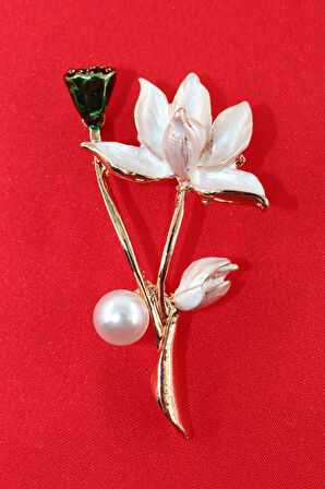 İncili zambak broş. Yaka iğnesi zambak çiçeği broş. Tasarım incili broş. Kadın broş. Zambak broş.