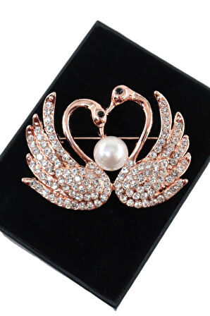 Çift kuğulu kalp broş. Yaka iğnesi kuğu broş. Taşlı kalp kuğu broş. Kadın broş. Kuğu broş. Kalp broş