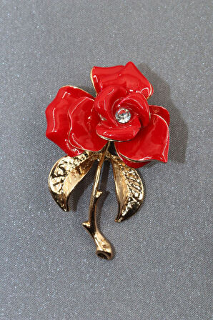 Kırmızı gül broş. Taşlı broş. Gold broş. Yaka iğnesi broş. Çiçek broş. Gül broş Erkek kadın broş.