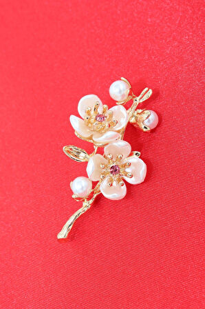 Erik Çiçeği Broş. Yaka Iğnesi Broş. Taşlı Tasarım Incili Erik Çiçeği Broş. Kadın Broş. Broş.