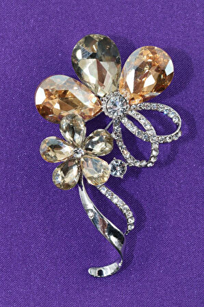 Pırlantalı yasemin çiçeği broş. Yaka iğnesi broş. Taşlı tasarım yasemin çiçek broş. Kadın broş. Broş