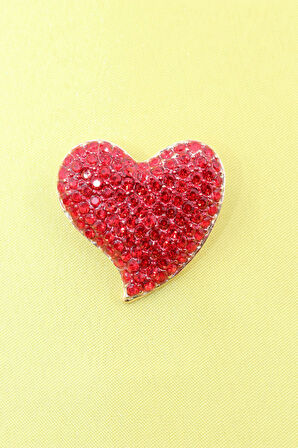 Kalp broş. Kristal taşlı tasarım kalp broş. Yaka iğnesi broş. Kadın broş. Broş.