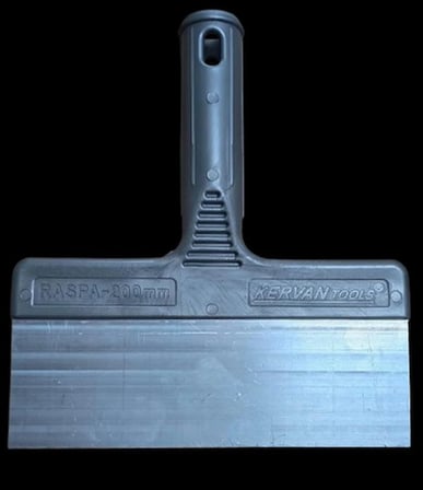 Kervan Tools Plastik Saplı Kazıma Raspası En : 7 Cm Boy :20 Cm Ergonomik Sap Takılabilir