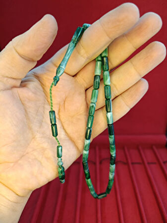 TOZ KEHRİBAR TESBİH KESME KESİM YEŞİL BEYAZ RENKLİ SİSTEMLİ 11MMX5MM ÖZEL ÖLÇÜ