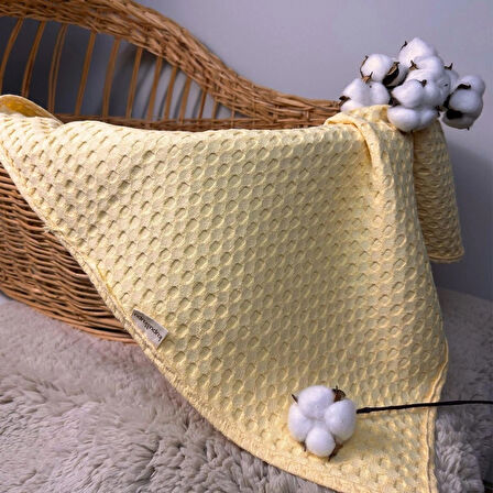 Yenidoğan Bebek Battaniyesi, Organik %100 Pamuk Bebek Pikesi, Alt açma, Çok Amaçlı Örtü, Dört Mevsim, Taşınabilir, Hediyelik Anne Bebek Ürünü, Sarı, 75x75 cm, Kupu&Kupu