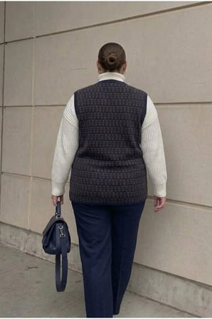 BÜYÜK BEDEN KLASİK TRİKO RENKLİ DÜĞMELİ ÇELİK ÖRGÜ KADIN YELEK