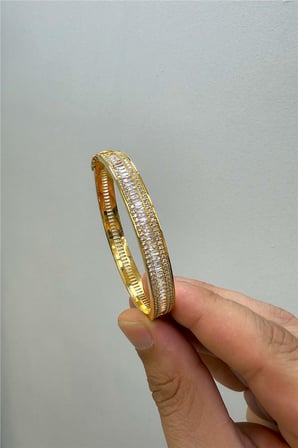 14 K Renk Vip Zirkon Taşlı Kelepçe