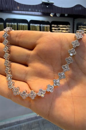 Beyaz Renk Yonca 45 cm Kolye
