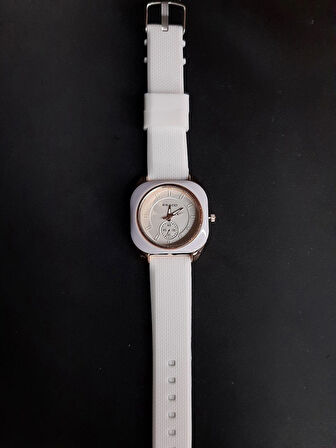 MRYart Beyaz Renk Silikon Kordonlu Kadın Saat