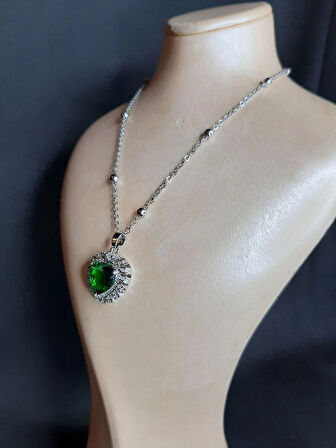 MRYart Gümüş Renk Yeşil Taş Kalp Model Top Zincir Çelik Kolye