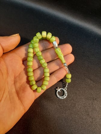 MRYart Fıstık Yeşili Sıkma Kehribar 33lük Tesbih 8mm
