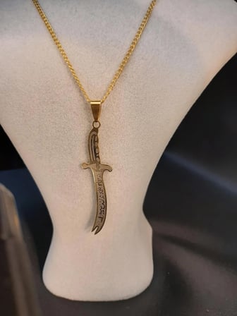 MRYart Gold Renk Zülfikar ve Metal Gold Zincir Kolye