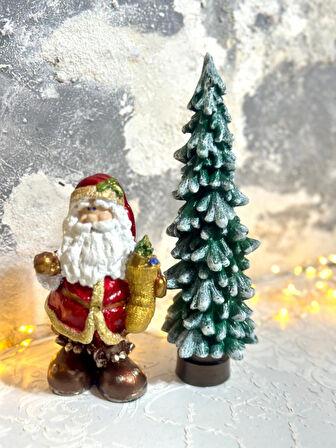 Yılbaşı ağacı ve noel baba biblosu