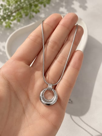 Éternité Luna Trinity – Üç Halkalı Sonsuzluk Sarmalı Gümüş Renk Paslanmaz Çelik Kadın Kolye