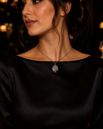 Anka Kuşu Detaylı Silver Secret Işıltılı Hatıra Gümüş Renk Taşlı Oval Açılır-Kapanır Madalyon 316L Paslanmaz Çelik 40-45 cm Kolye