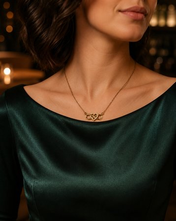 Amore Sonsuz Bağ Kuyum Model Taşlı Kalp ve Sonsuzluk Figürlü Altın Renk Kadın Zincir Kolye 316L Paslanmaz Çelik | Premium Kalite, Üstün Dayanıklılık