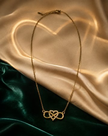 Amore Sonsuz Bağ Kuyum Model Taşlı Kalp ve Sonsuzluk Figürlü Altın Renk Kadın Zincir Kolye 316L Paslanmaz Çelik | Premium Kalite, Üstün Dayanıklılık