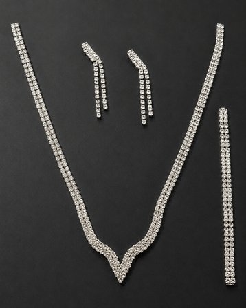 Lumière Işıltı Kadın Abiye Takı Seti – V Model Taşlı Kolye Küpe Bileklik Seti