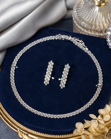 Lumière Işıltı Kadın Abiye Takı Seti – Gümüş Ton Taşlı Kolye Küpe Seti