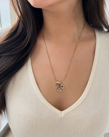 Altın Renk Göz Figürlü Mavi Taş ve Zirkon Detaylı Çoklu Charm Kolye 40-45 cm