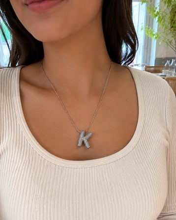 Taşlı K Harf Uçlu Kadın Kolye – Gümüş Renk Ara Toplu Zincir 40–45 cm  316L  Paslanmaz Çelik Kolye