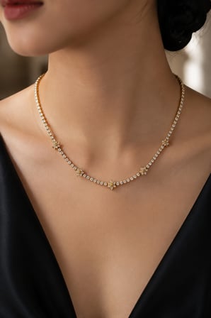 Işıltılı Beş Çiçek Motifli Taşlı Papatya Kadın 316L Paslanmaz Çelik Kolye – Altın Renk 40+5 cm