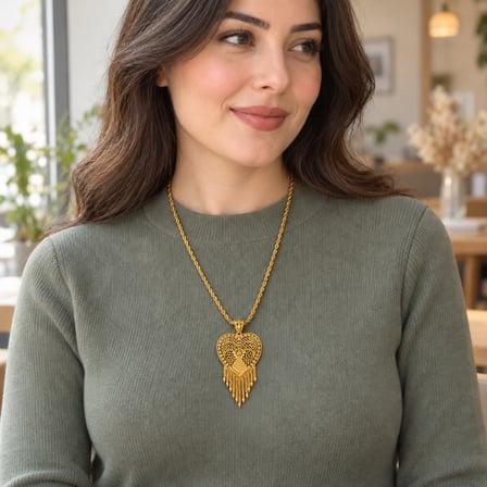 Gold Renk Kalp İçinde Çiçek Motifli Püsküllü Uzun Kadın Kolye 60+5 cm