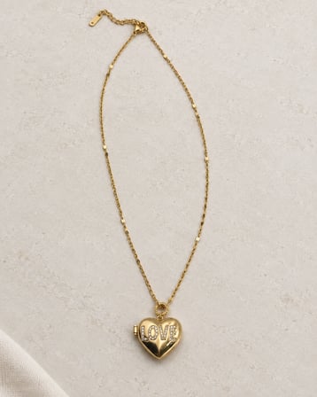 Dora’s Shine Secret Love Altın Renkli Taşlı LOVE Yazılı Açılabilir Kalp Madalyon Kadın Kolye