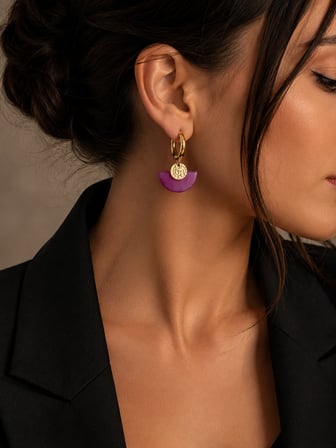 Alnis Atelier Ametist Doğal Taş Kadın Küpe – Yelpaze Model Gold Renk Sallantılı Şık Tasarım